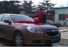 超前涂料獎(jiǎng)勵(lì)員工轎車，真石漆生產(chǎn)廠家！